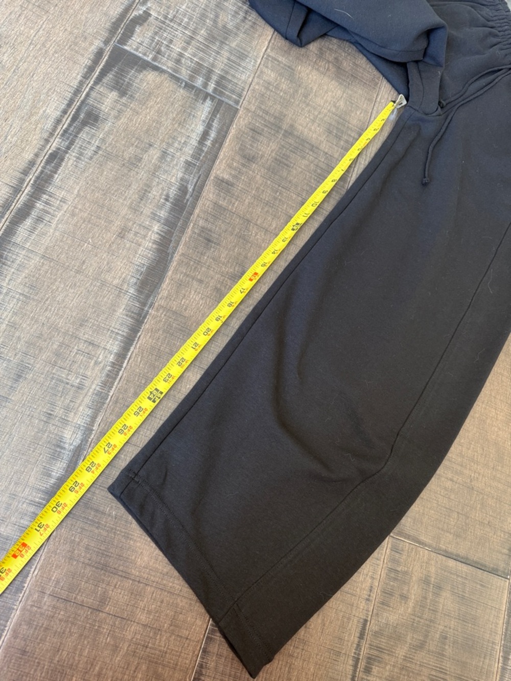 Bershka Women Black Wide-Leg Sweatpants with Elastic Waist size Small - Picture 9 of 9